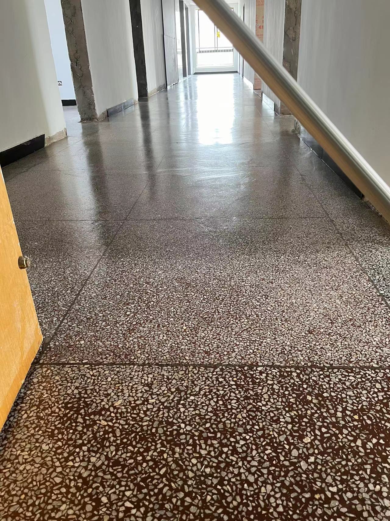 水磨石地面翻新清洗打蜡抛光